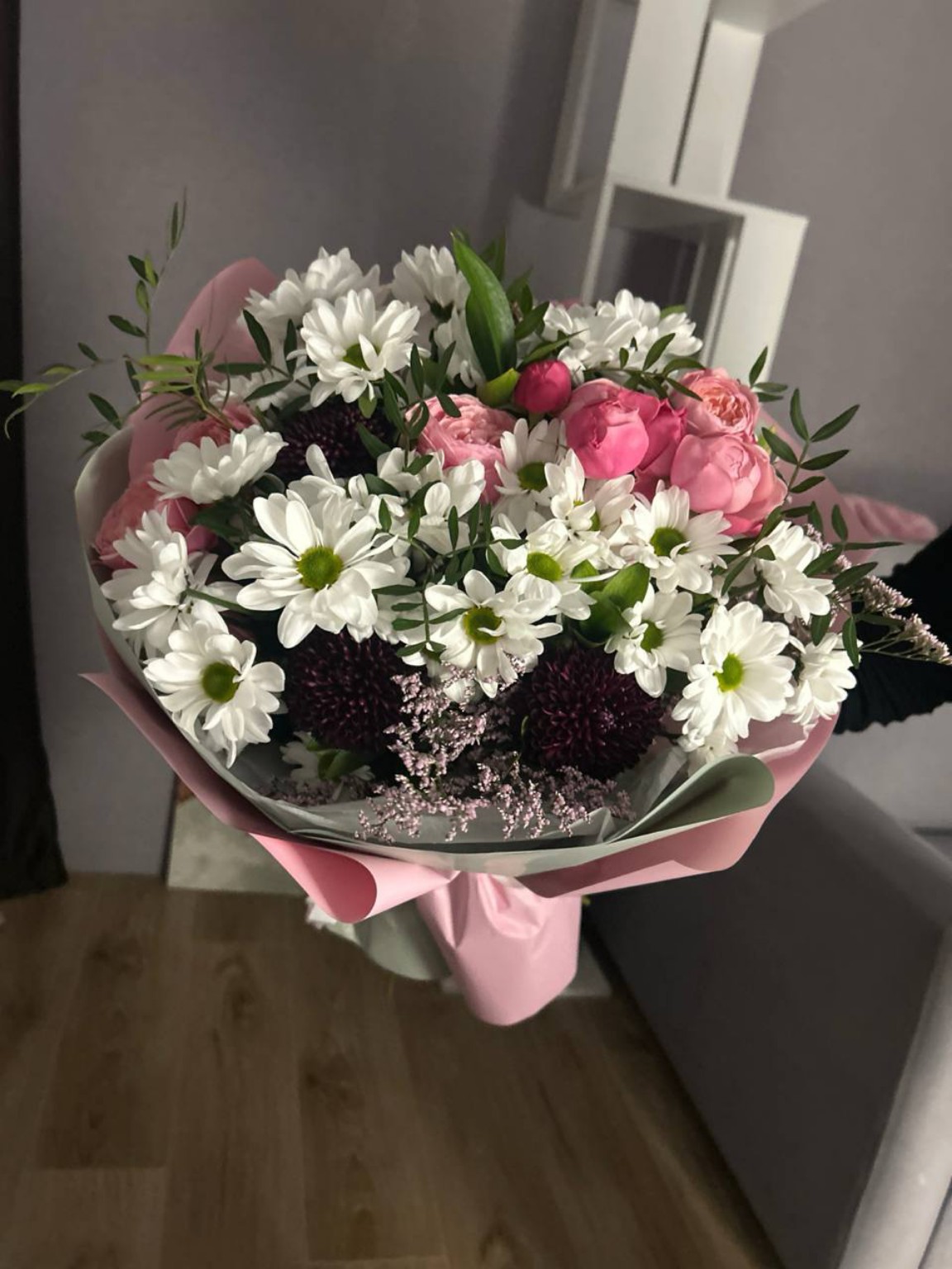 Изображение задачи: Предположи сколько стоит такой букет в Ярославле