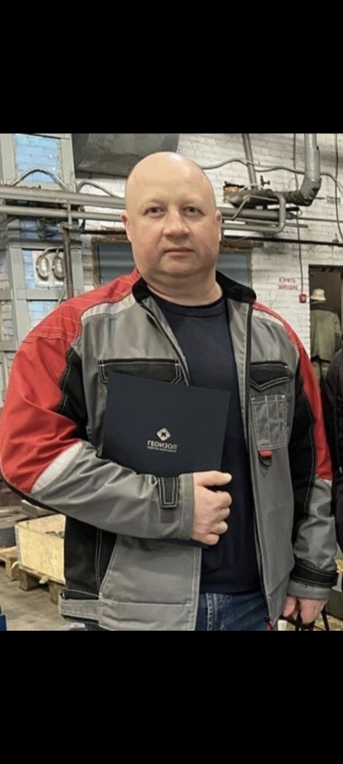 Изображение задачи: Опиши подробно этого человека, физиогномика