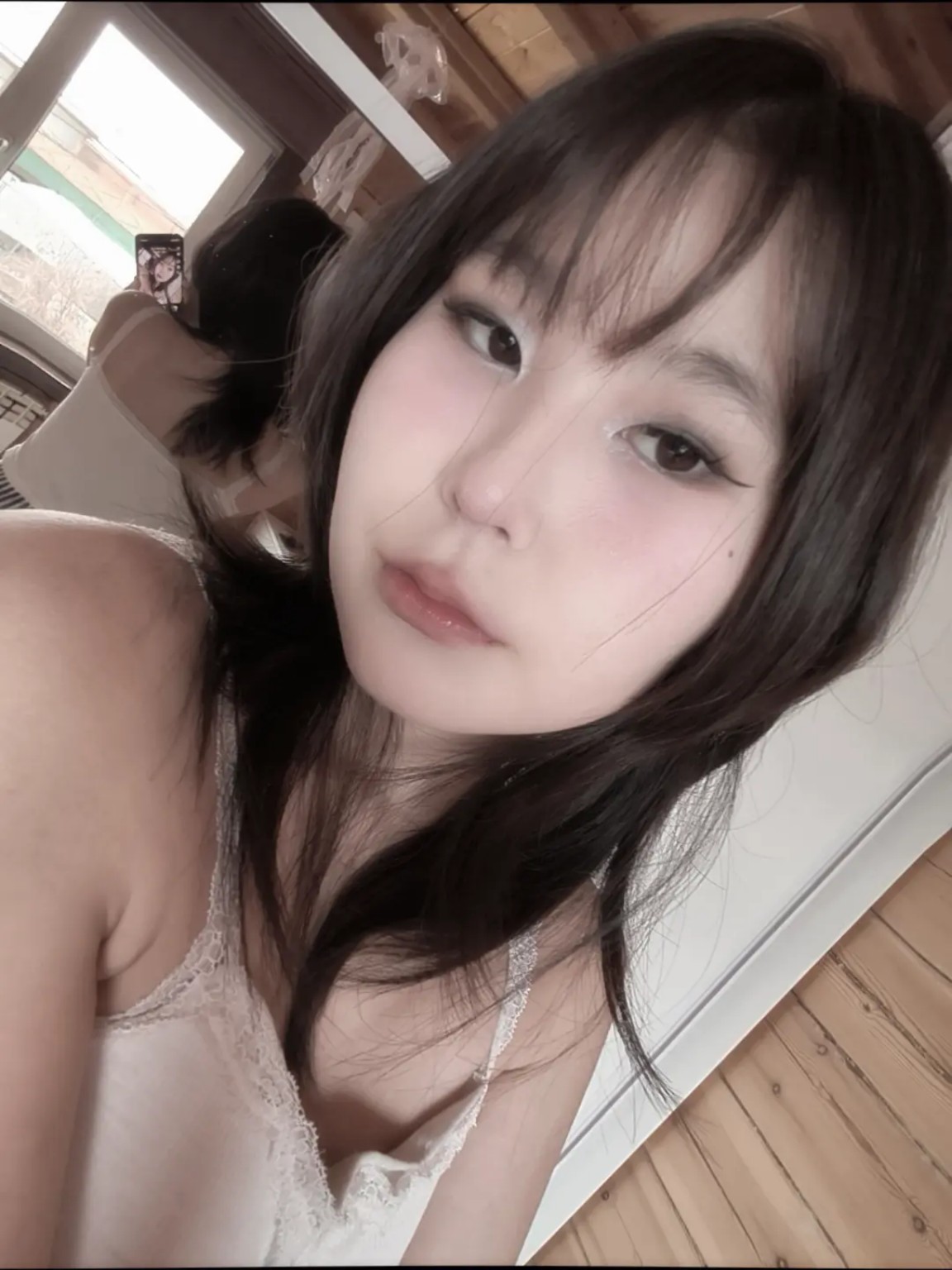 Изображение задачи: Реши задачу: внешность строго из загруженного фото