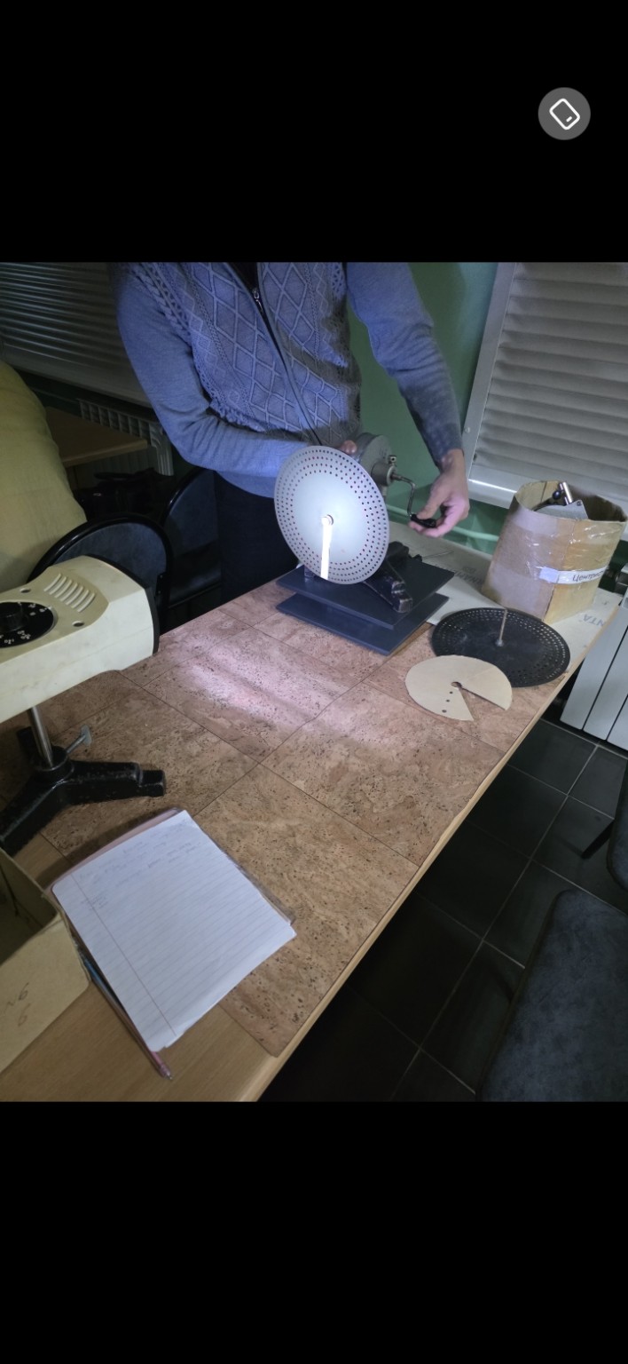 Изображение задачи: Название:стробоскопический эффект.
Заполнить табли