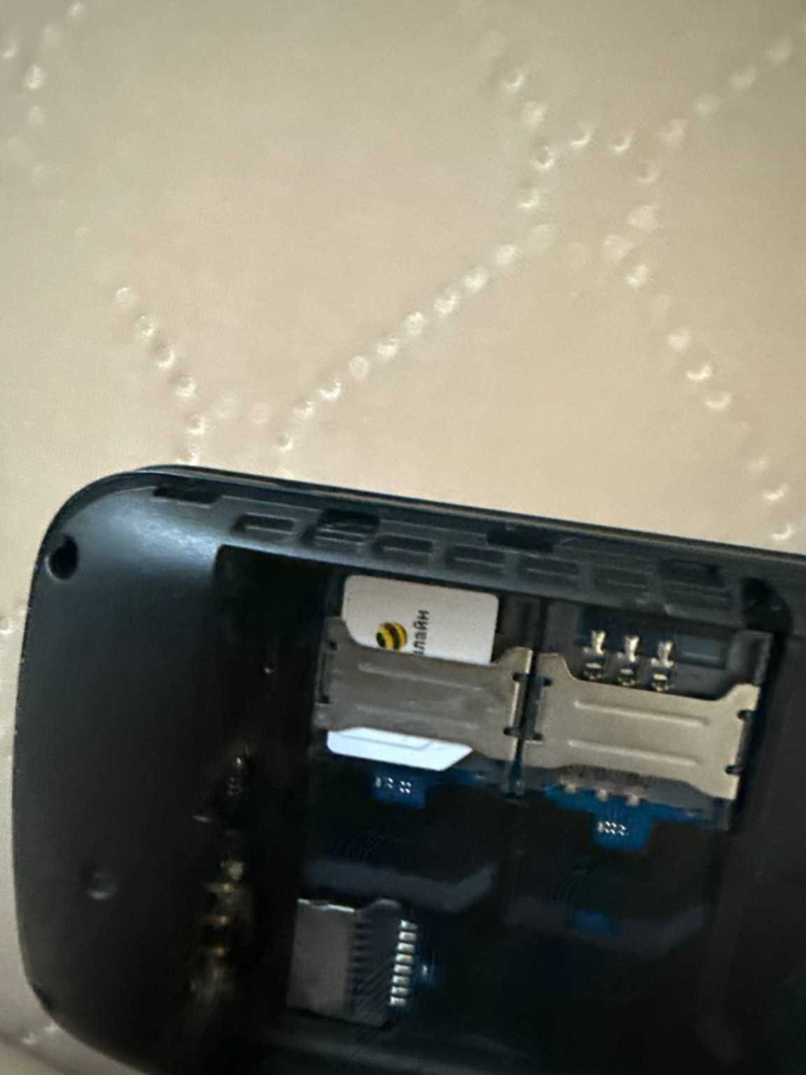 Изображение задачи: Как правильно вставить сим?